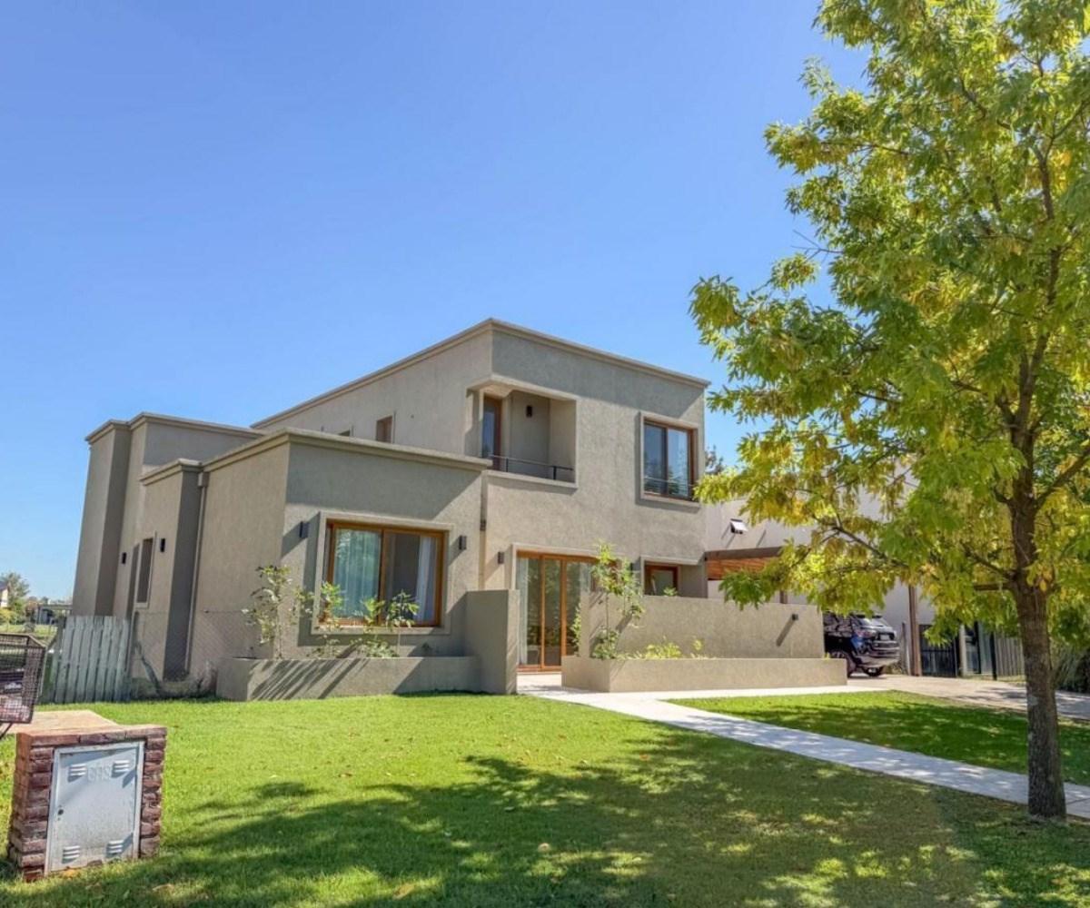 Foto de CASA EN VENTA A LA LAGUNA | BARRIO GOLF – EL CANTÓN, ESCOBAR | 4, imagen 4