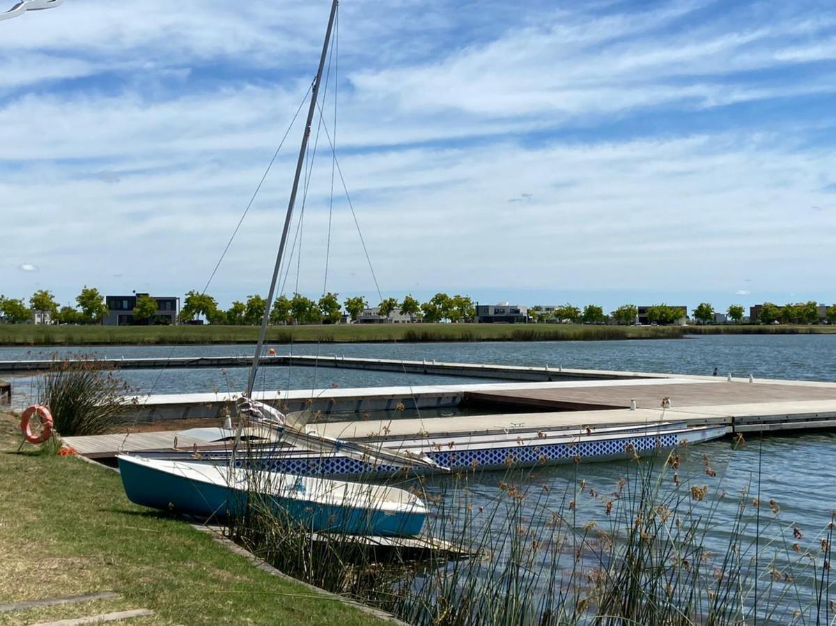 Foto de Casa a estrenar a la laguna en Venta | Barrio Costas | Puertos del Lago, imagen 5
