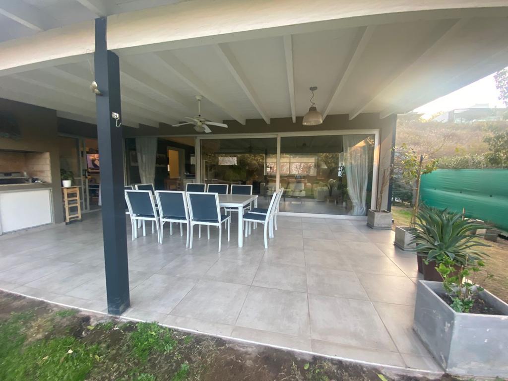 Casa en La Cuesta Venta Una Planta con Quincho 3