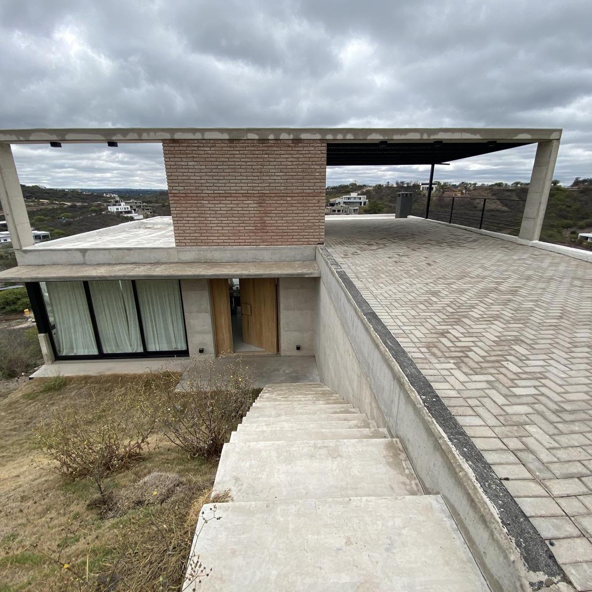 Casa en Venta La Deseada 3 Dorm + Pileta 3