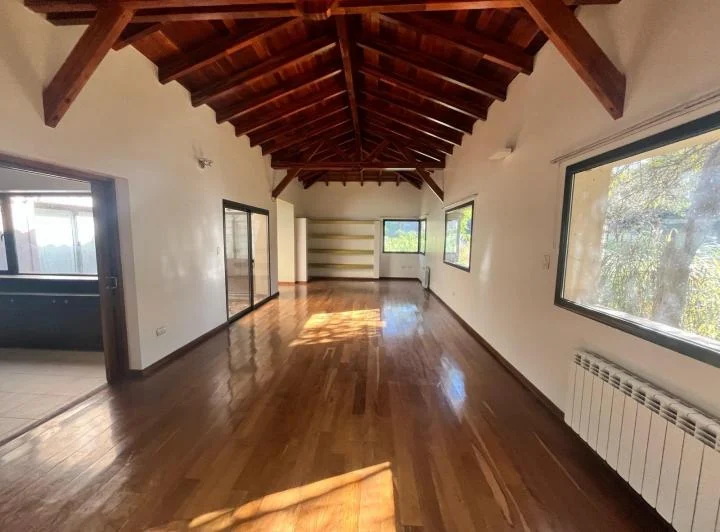 EL BOSQUE CASA EN VENTA 3DORM Y PILETA 5