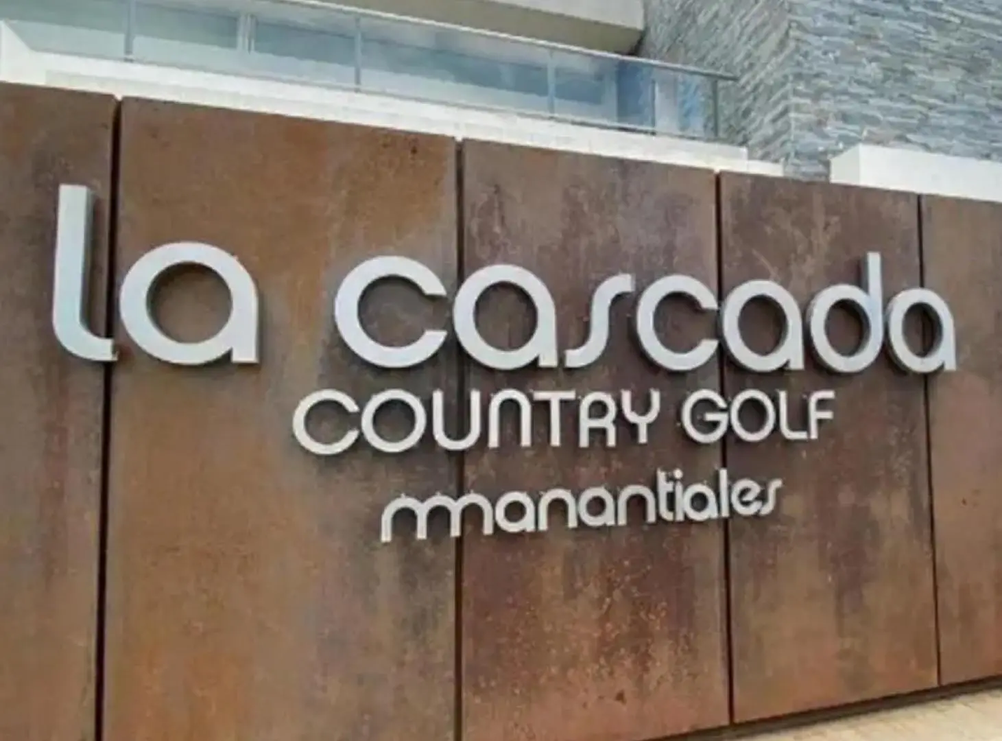 Terreno de 1800 metros La Cascada Country Golf 5
