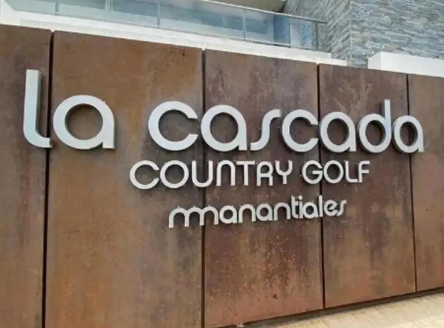 Terreno de 1700 metros en La Cascada Country Golf 2