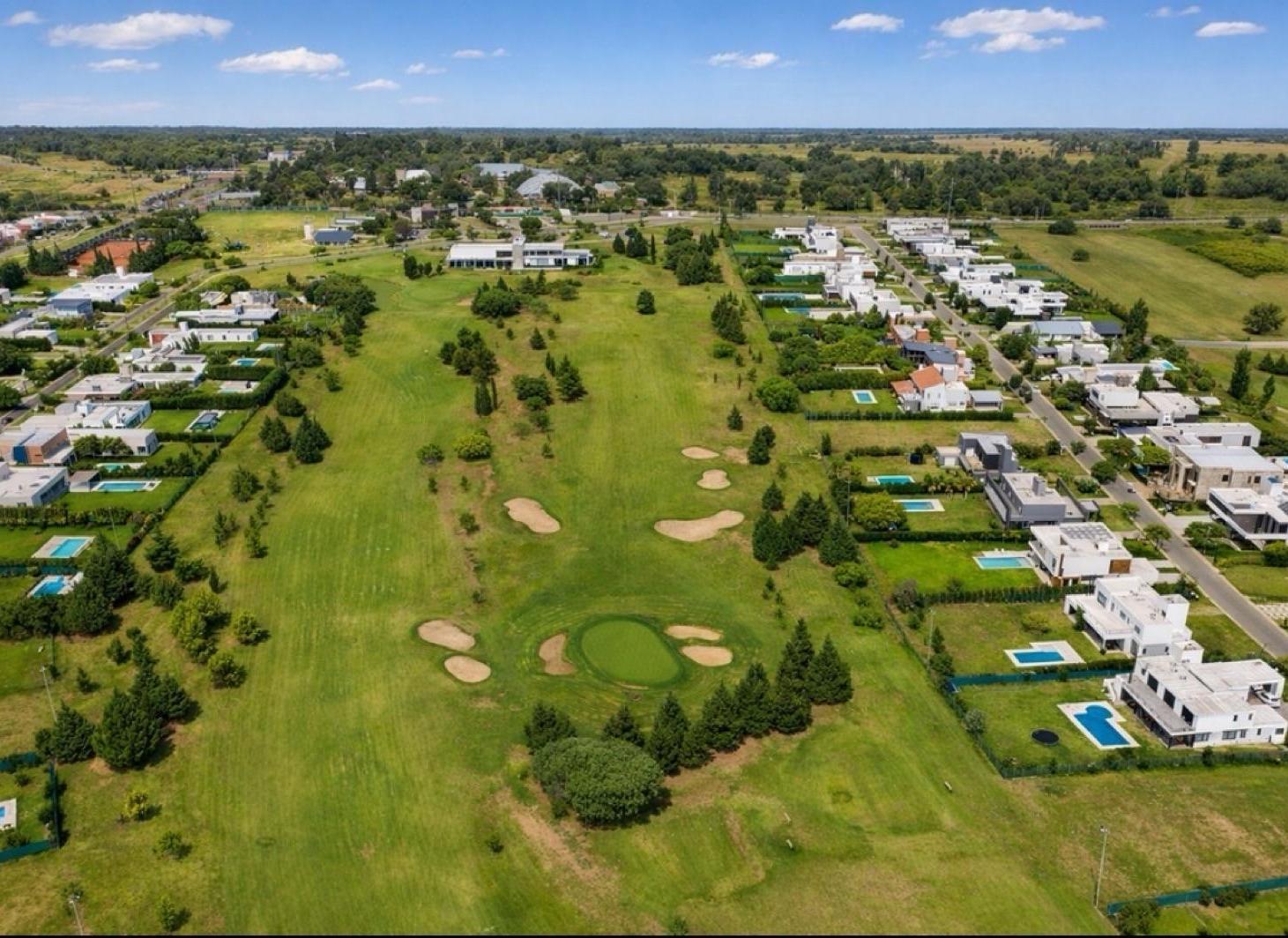 Terreno de 1700 metros en La Cascada Country Golf