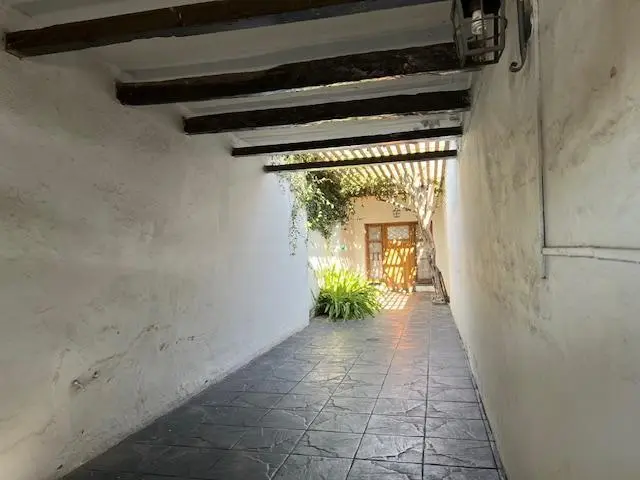 Casa 2 dormitorios en Barrio Jardín Apta para crédito cochera y patio 2