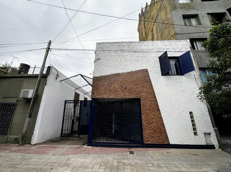 Alta Cordoba - Galpon con oficinas - deposito y espacio para 2 autos en alquiler