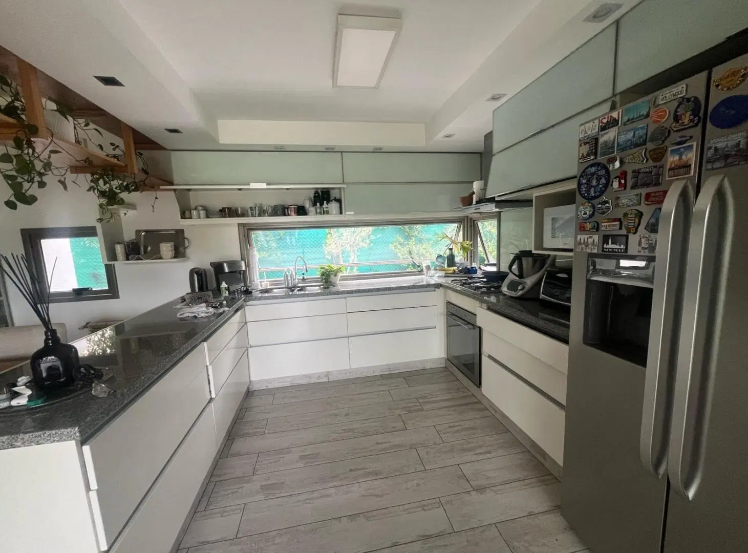 Casa en venta Valle Escondido 4 dormitorios uno en planta baja con pileta y quincho cerrado 5
