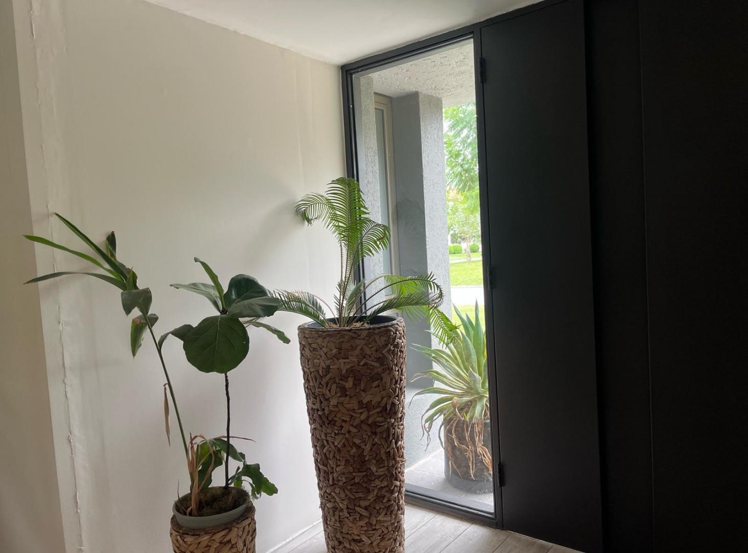 Casa en venta Valle Escondido 4 dormitorios uno en planta baja con pileta y quincho cerrado