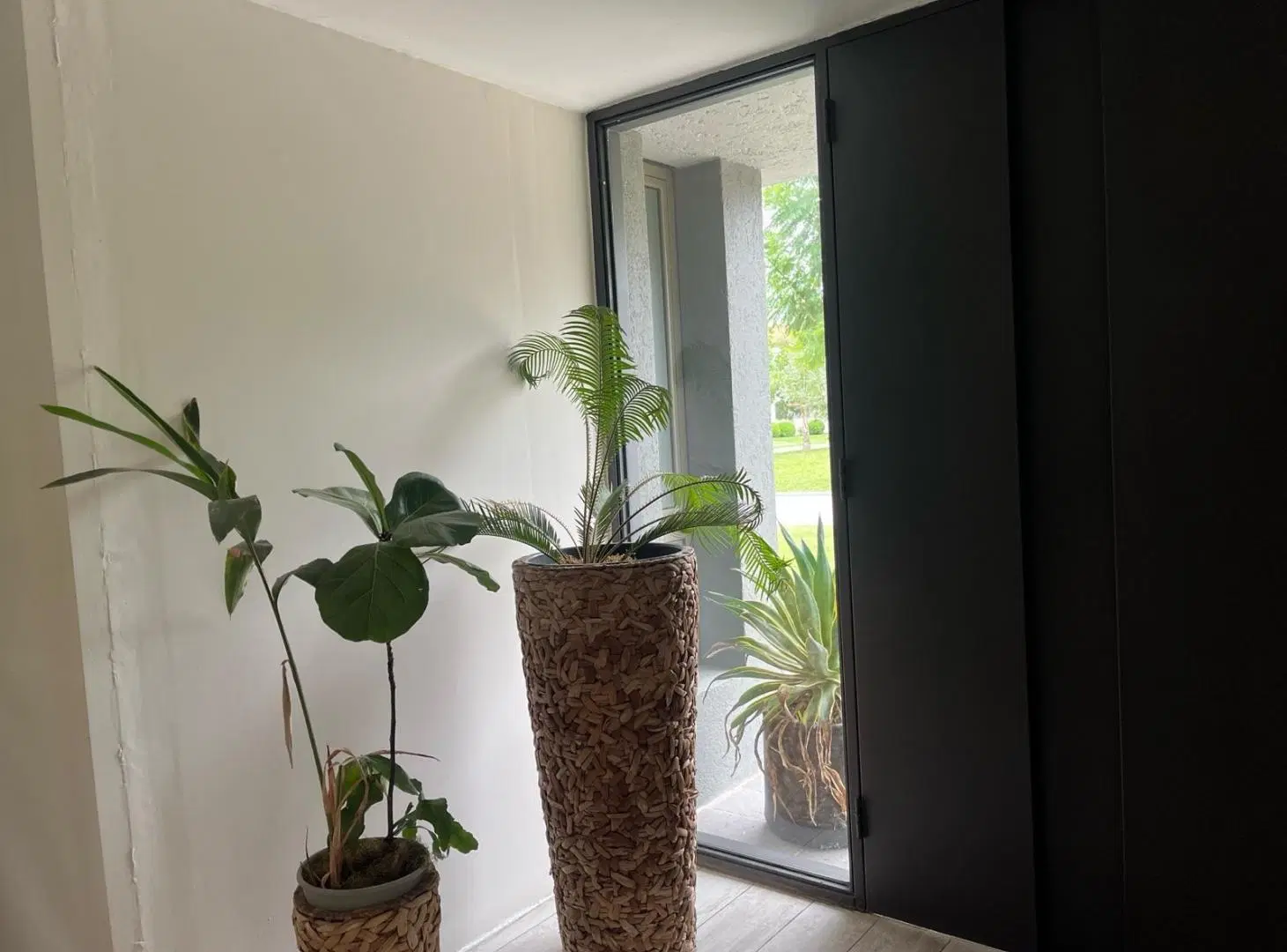 Casa en venta Valle Escondido 4 dormitorios uno en planta baja con pileta y quincho cerrado 2