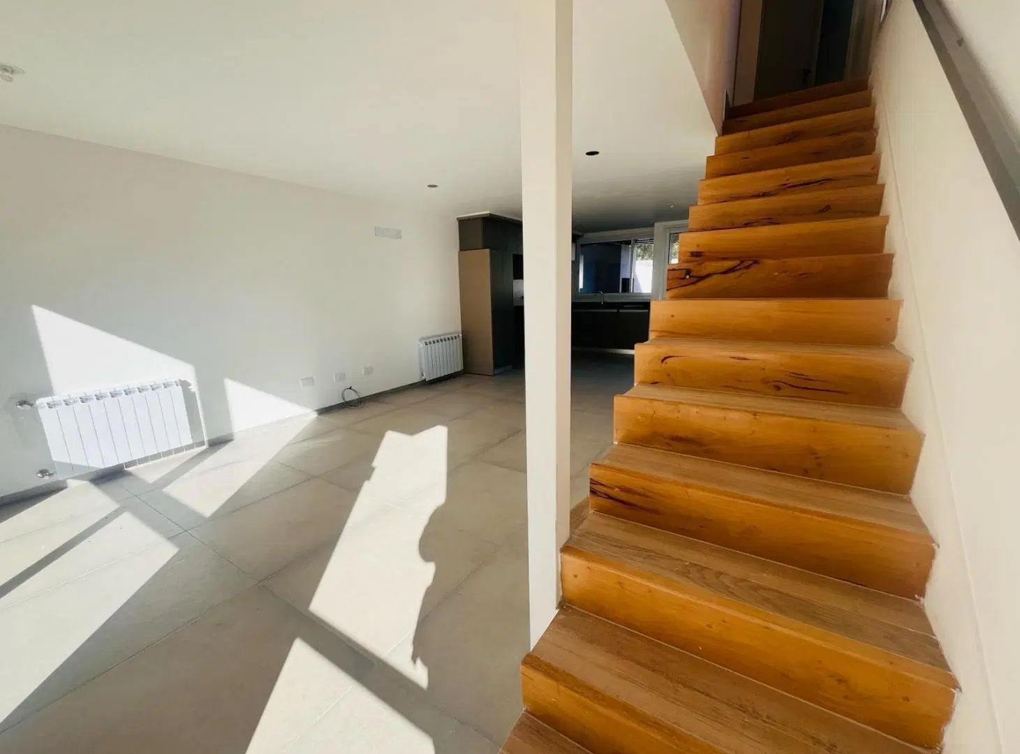 LAS VERAS Dúplex en alquiler tres dormitorios con seguridad sum y pilera zona Valle Escondido 3