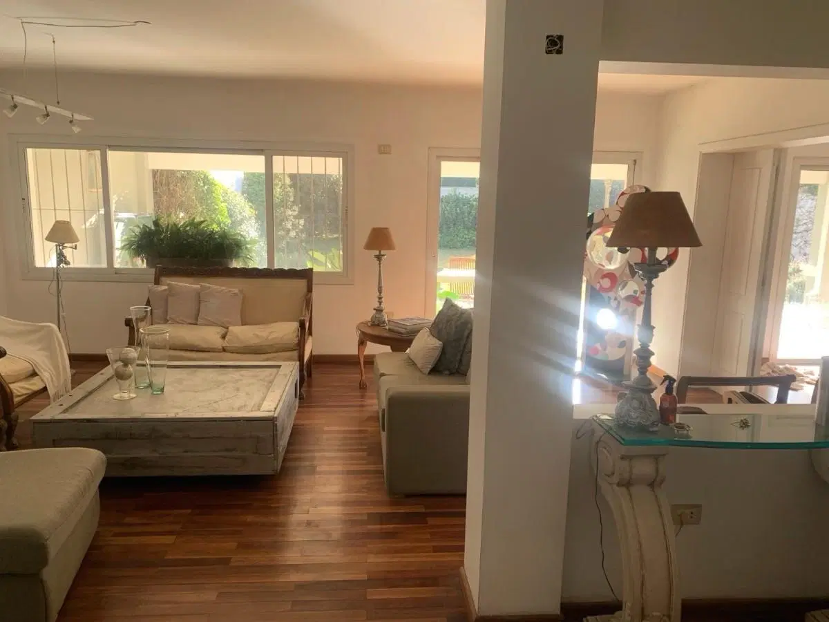 Casa en venta Villa Belgrano tres dormitorios con pileta, estudio recibe menor en zona norte 1