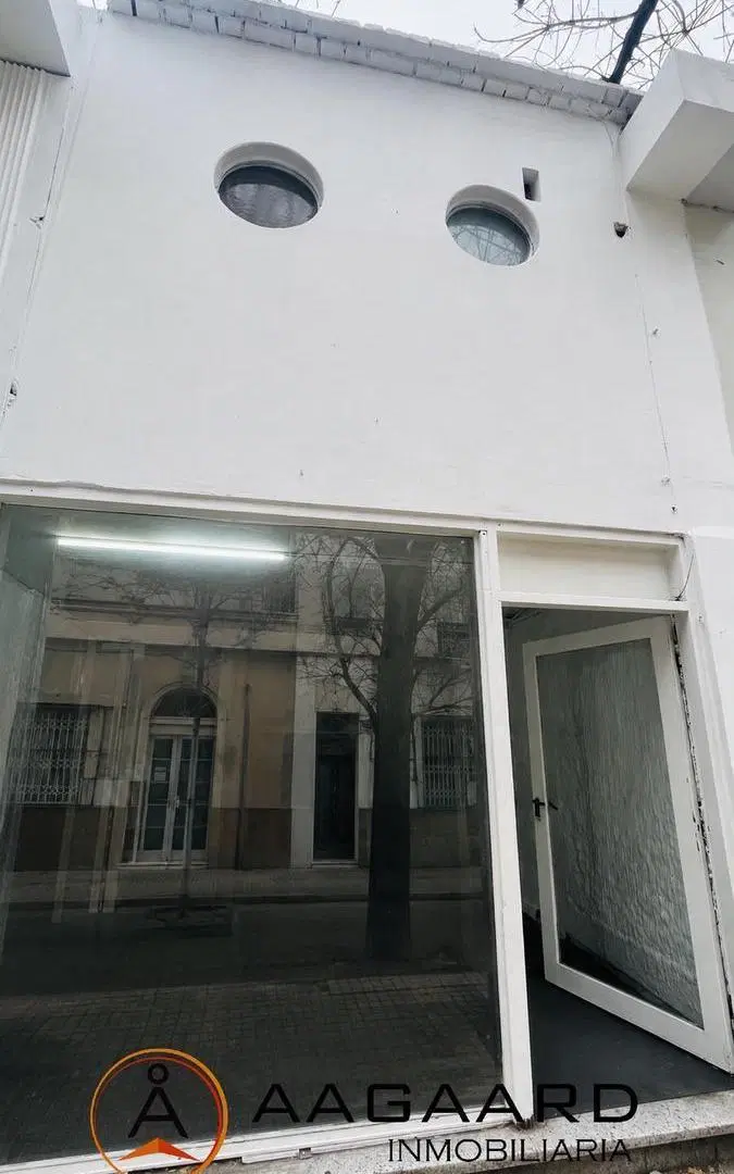 Local en Alquiler B°Centro en Calle 27 de Abril apto comercio gastronómico, posee gas natural 2