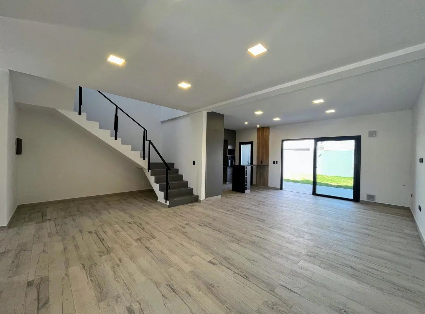 Colinas de Manantiales Dúplex de 3 dormitorios 3 baños y cochera a estrenar en venta 5