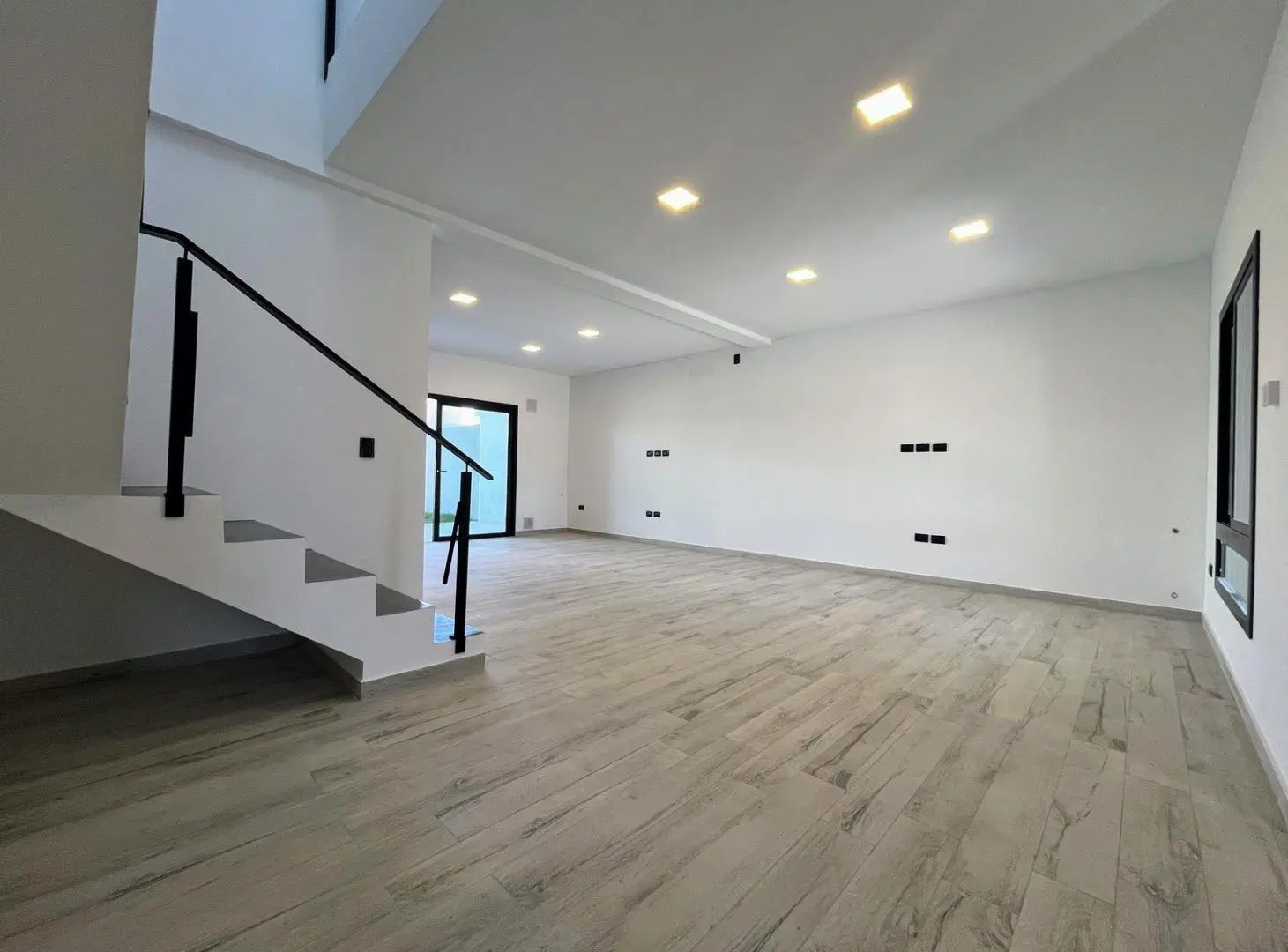 Colinas de Manantiales Dúplex de 3 dormitorios 3 baños y cochera a estrenar en venta 3