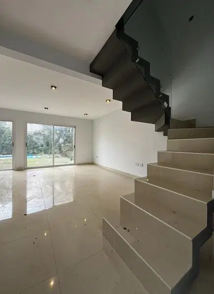 Altos de Manantiales duplex en venta 3 Dormitorios y pileta losa radiante 2