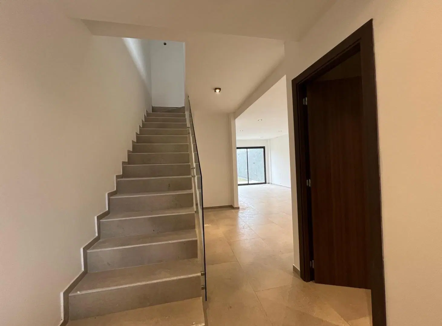 Colinas de Manantiales Dúplex en venta de 3 Dormitorios y 3 baños gran patio 5
