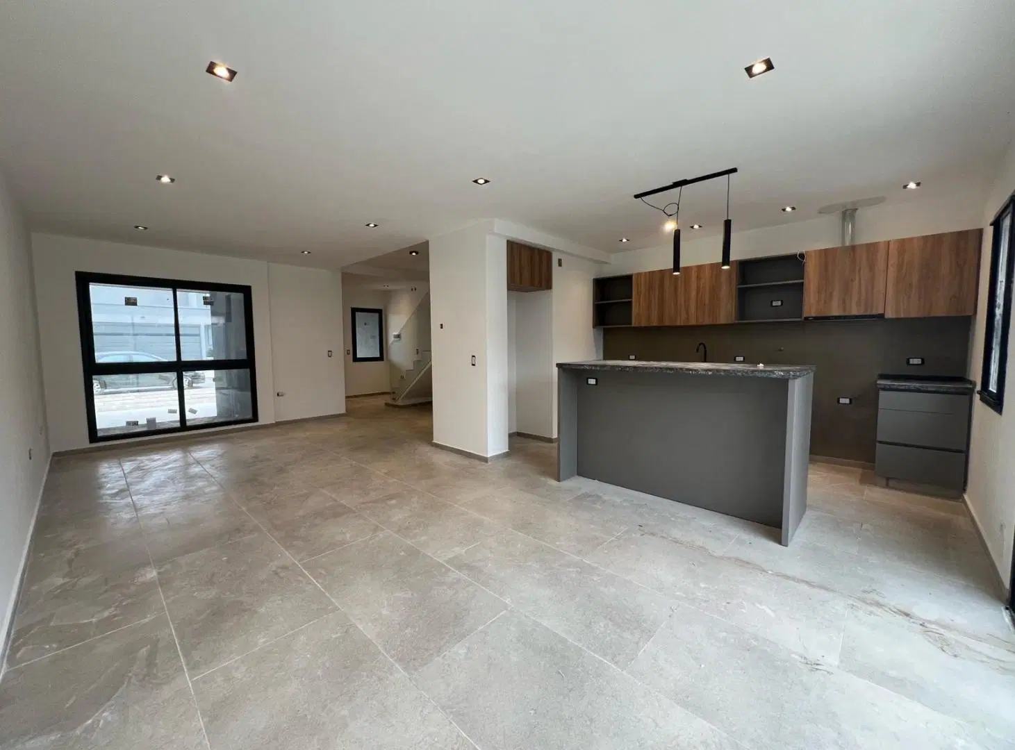 Colinas de Manantiales Dúplex en venta de 3 Dormitorios y 3 baños gran patio 3