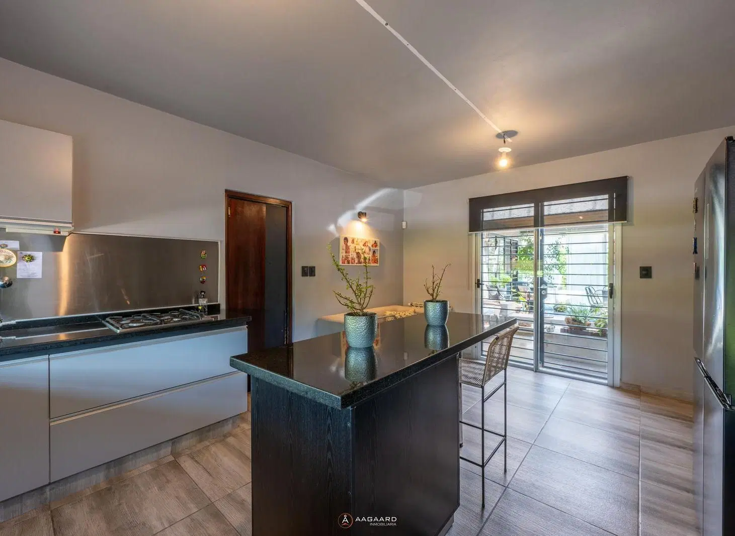 Casa en venta en La Carolina con pileta tres dormitorios moderna recibe menor 4