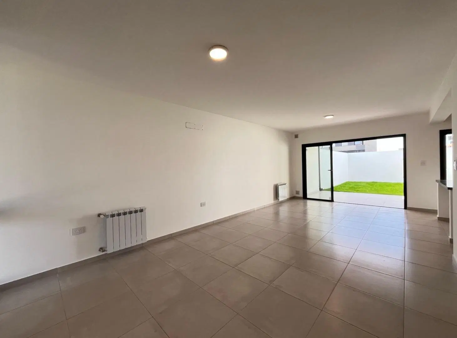 Brisas de Manantiales Duplex en venta 3 dormitorios galeria con asador a estrenar 5