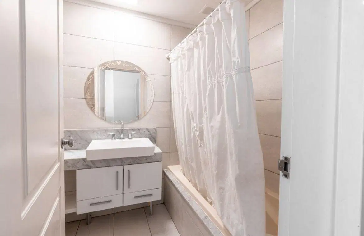 Departamento Premium en venta Chateau Village dos dormitorios y habitación de servicio - Villa Belgr 4