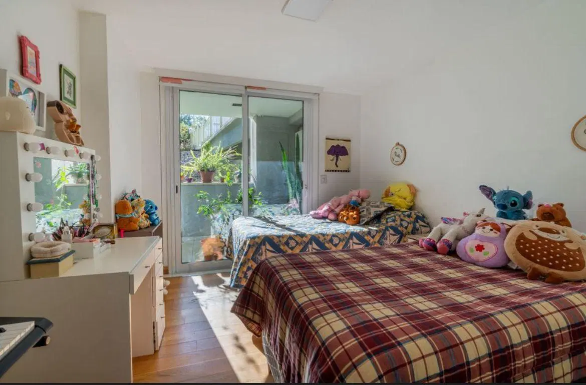 Departamento Premium en venta Chateau Village dos dormitorios y habitación de servicio - Villa Belgr 2