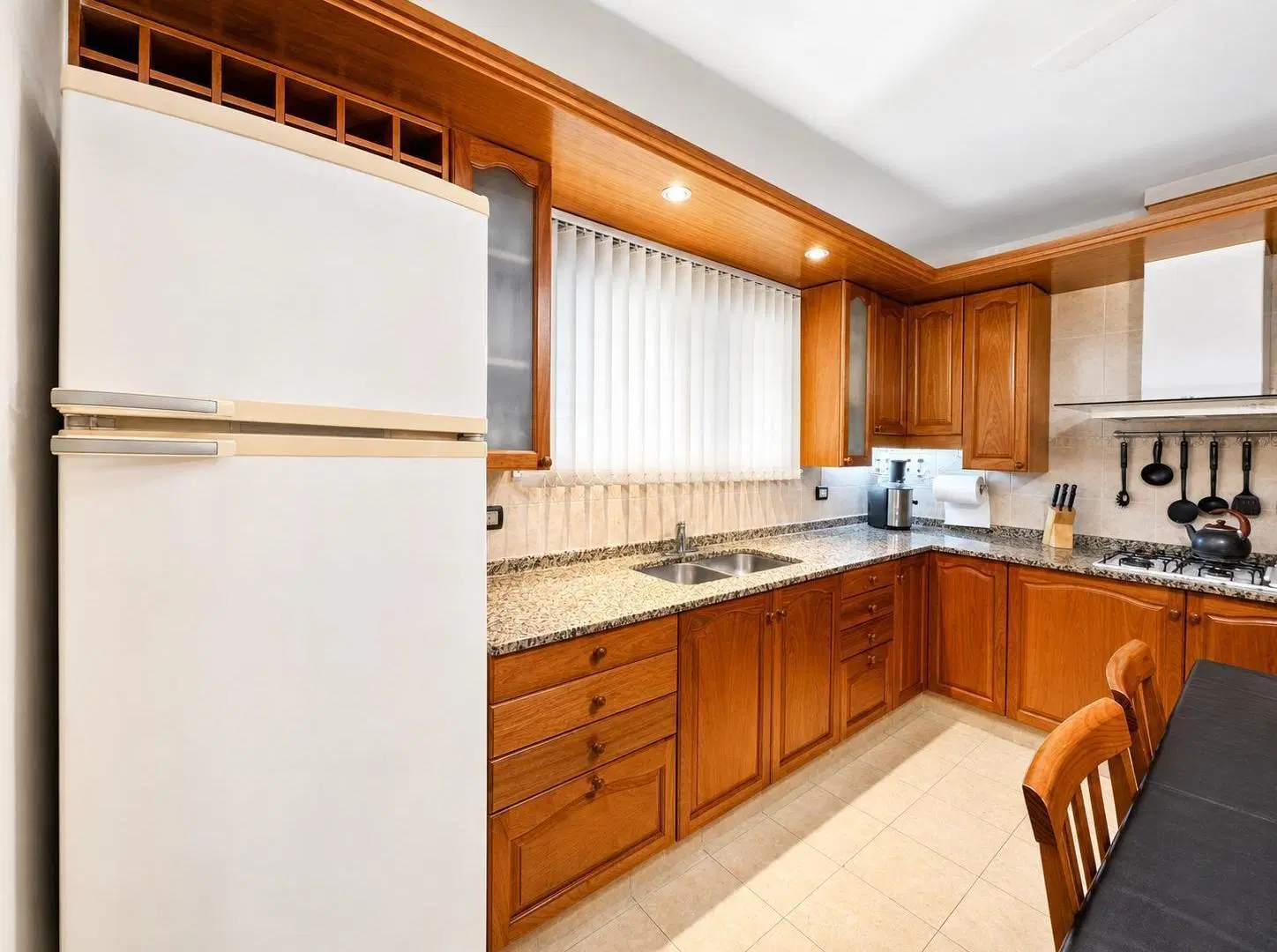 Casa en Valle Escondido cuatro dormitorios con pileta impecable 8