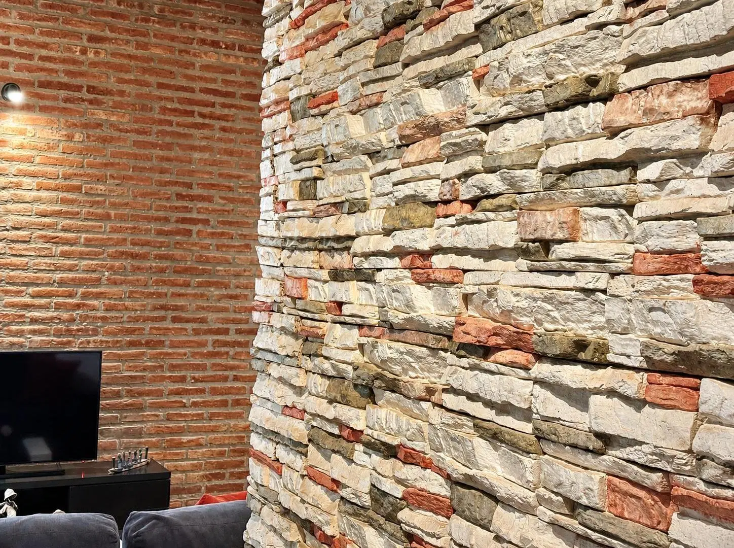 Casa en Valle Escondido cuatro dormitorios con pileta impecable 8