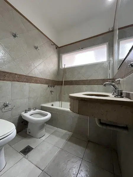 Centro Departamento 3 dormitorios 2 baños escritorio balcon 4