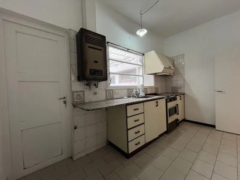Centro Departamento 3 dormitorios 2 baños escritorio balcon 2