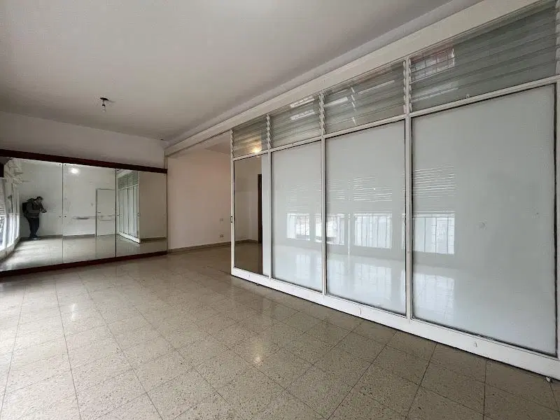 Centro Departamento 3 dormitorios 2 baños escritorio balcon 4