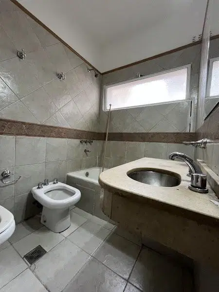 Centro Departamento 3 dormitorios 2 baños escritorio balcon 5