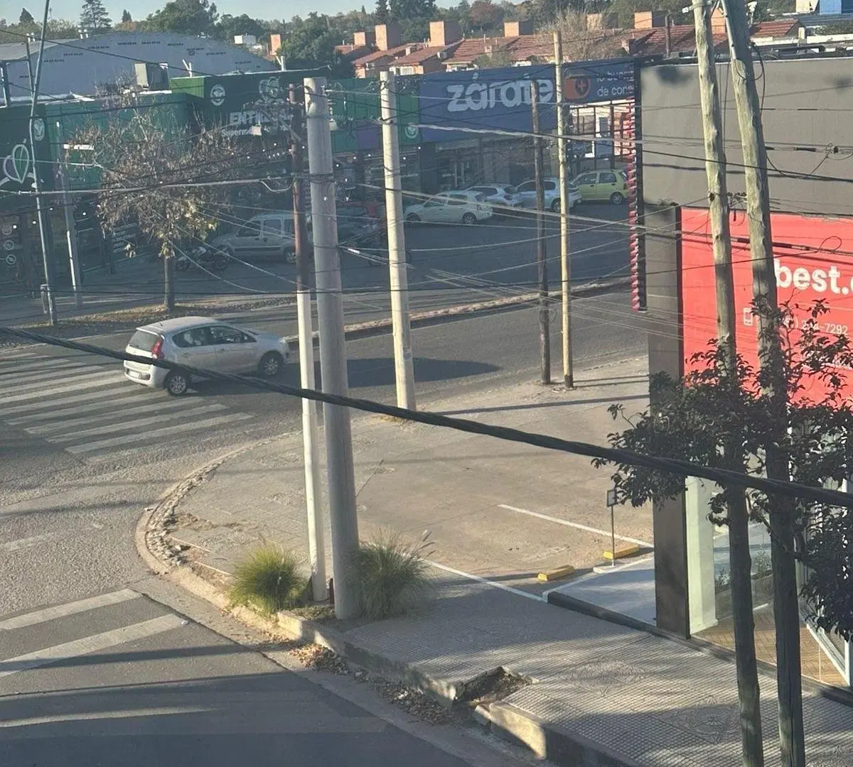 Oficina en alquiler Av Recta Martinolli al 8000 6