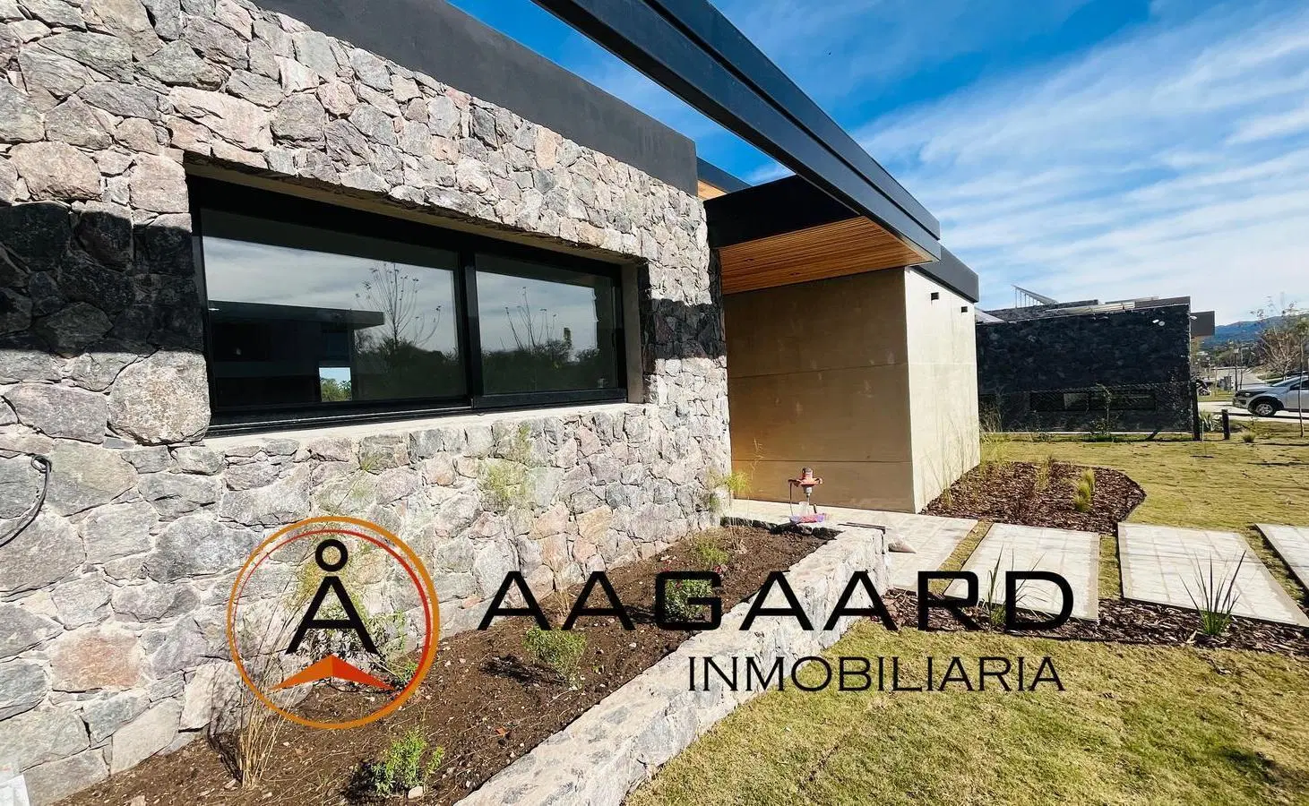 Casa en venta Estancia El Terrón una planta 4 dormitorios 4 baños ambientes amplios y luminosos 5