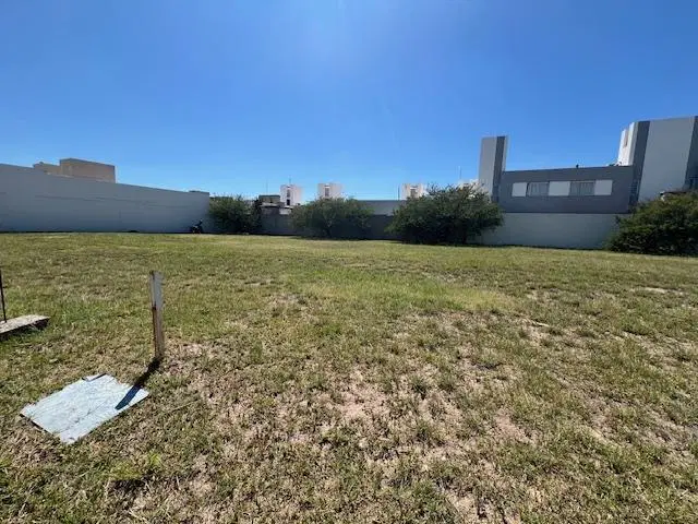 Terreno en Solares de Manantiales 364 mtrs apto duplex 5