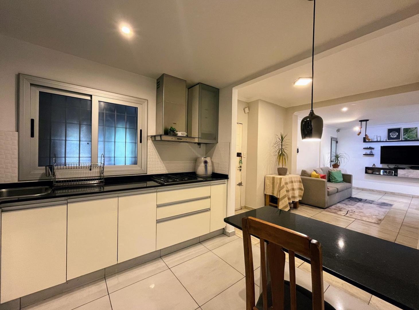 Foto de General Paz departamento de 3 dormitorios en venta 2 baños patio con, imagen 3