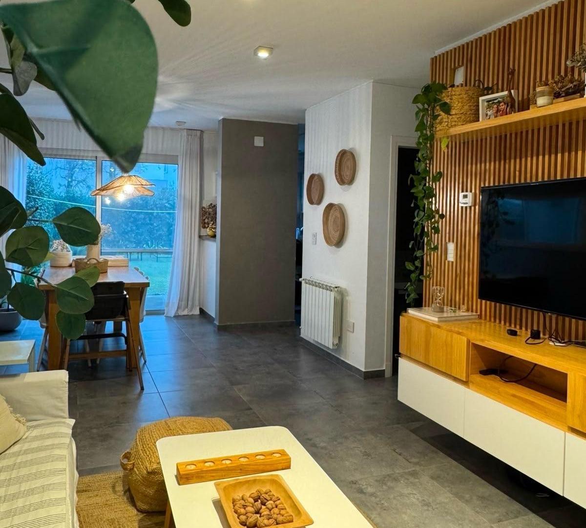 Foto de Patagonia Dúplex en venta tres dormitorios tres baños excelente, imagen 1