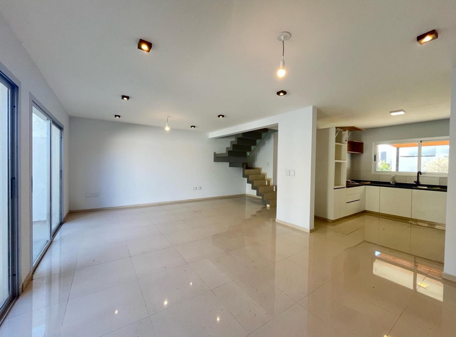 Foto de Altos de Manantiales duplex en venta 3 Dormitorios y pileta losa, imagen 4