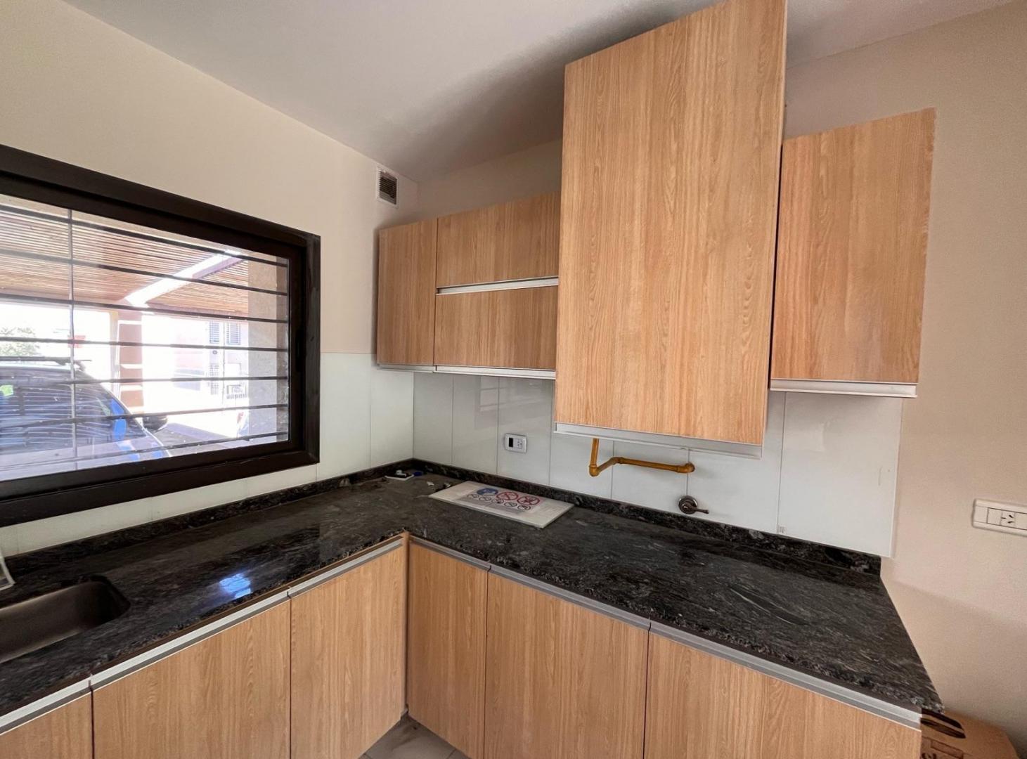 Foto de Dúplex en venta en Barrio Lomas del Chateau tres dormitorios hermoso, imagen 4
