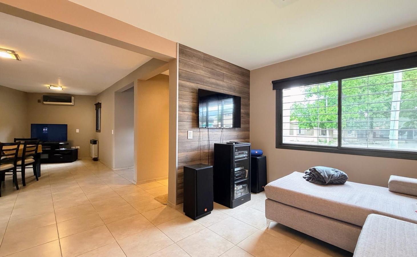 Foto de Tejas del Sur II Casa en venta 3dormtiorios todo en 1 planta pileta, imagen 3
