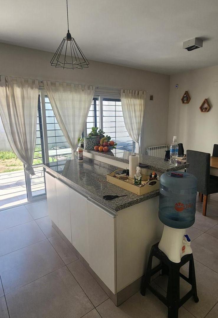 Foto de Duplex en venta en Miradores de Manantiales 2 (dentro de Circunvalacion), imagen 2