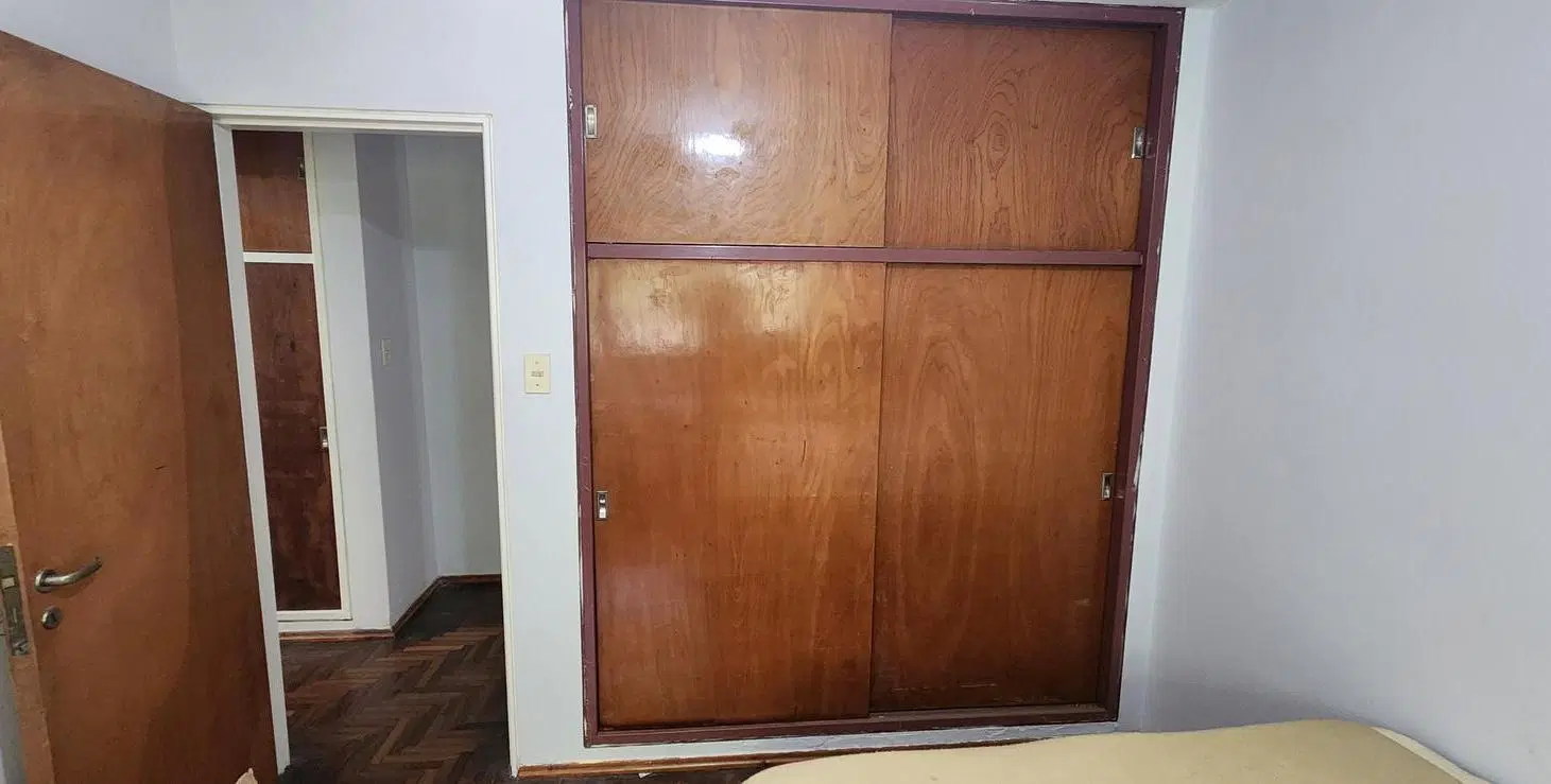 Departamento en  VENTA - Dos dormitorios sobre calle Obispo Salguero casi San Lorenzo 3