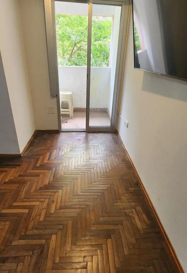Departamento en  VENTA - Dos dormitorios sobre calle Obispo Salguero casi San Lorenzo 5