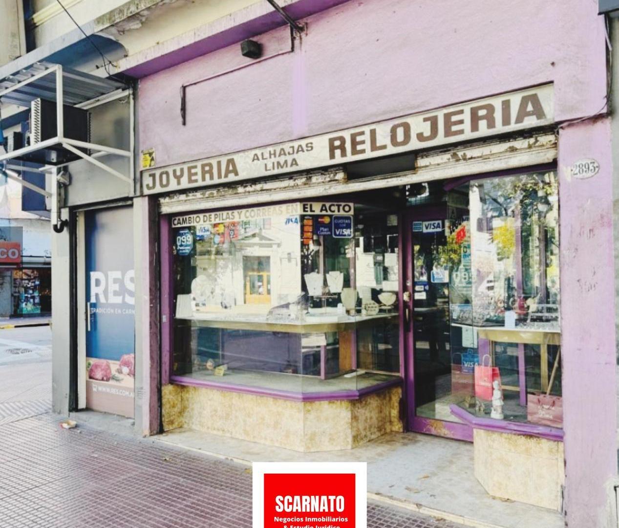 Venta excelente Local sobre Av. Caseros, Parque Patricios. Distrito Tecnológico.