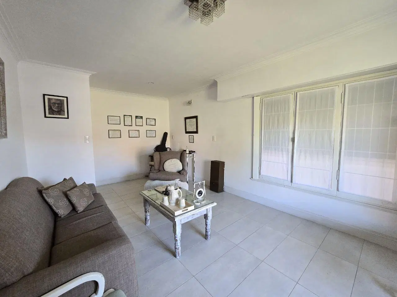 Casa 4 ambientes con patio y cochera 8