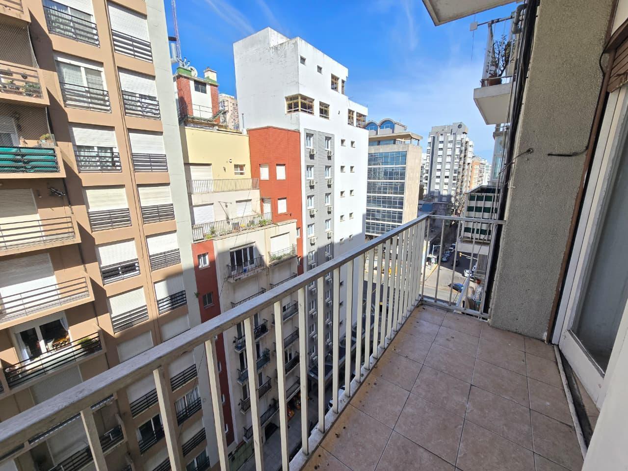 Foto de Departamento 2 ambientes con balcon a la calle, imagen 5