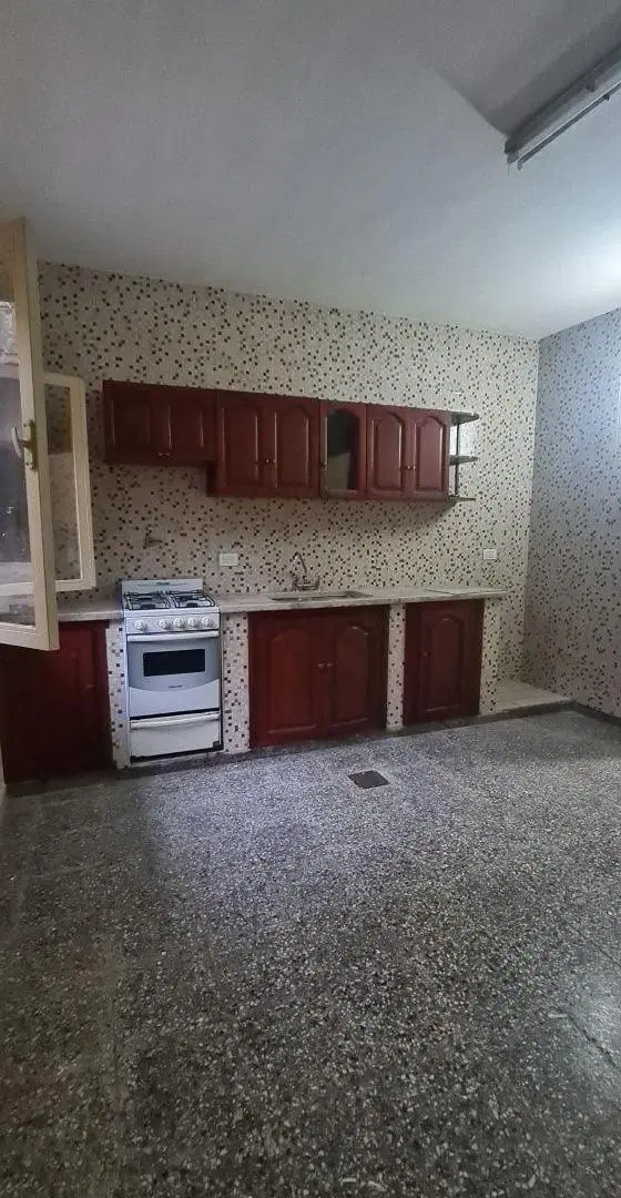CASA EN ALQUILER AV SAENZ PEÑA 600 IDEAL VIVIENDA O COMERCIAL 1