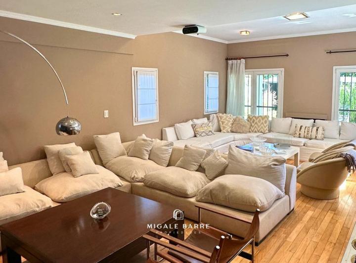 Venta Casa 8 ambientes en San Isidro – Jardín, pileta y 2 cocheras 3