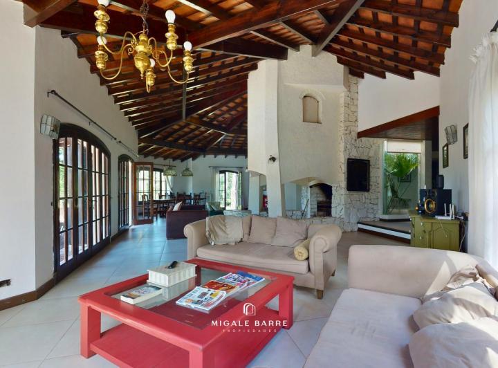 Casa en  Venta Carilo con pileta 1