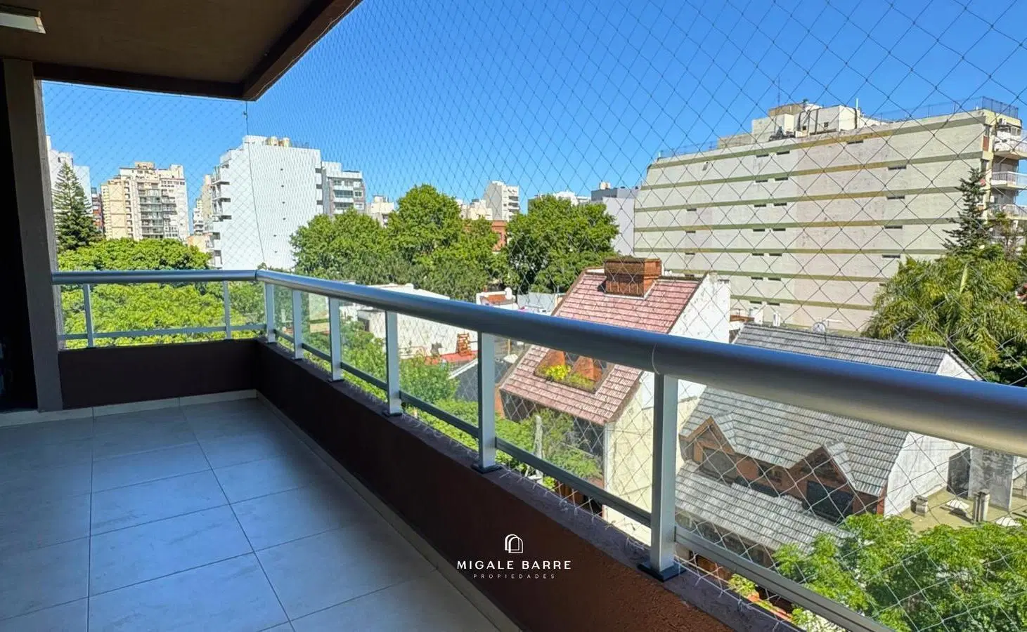 Departamento en  Venta 4 amb con cochera y pileta  Plaza Irlanda 3