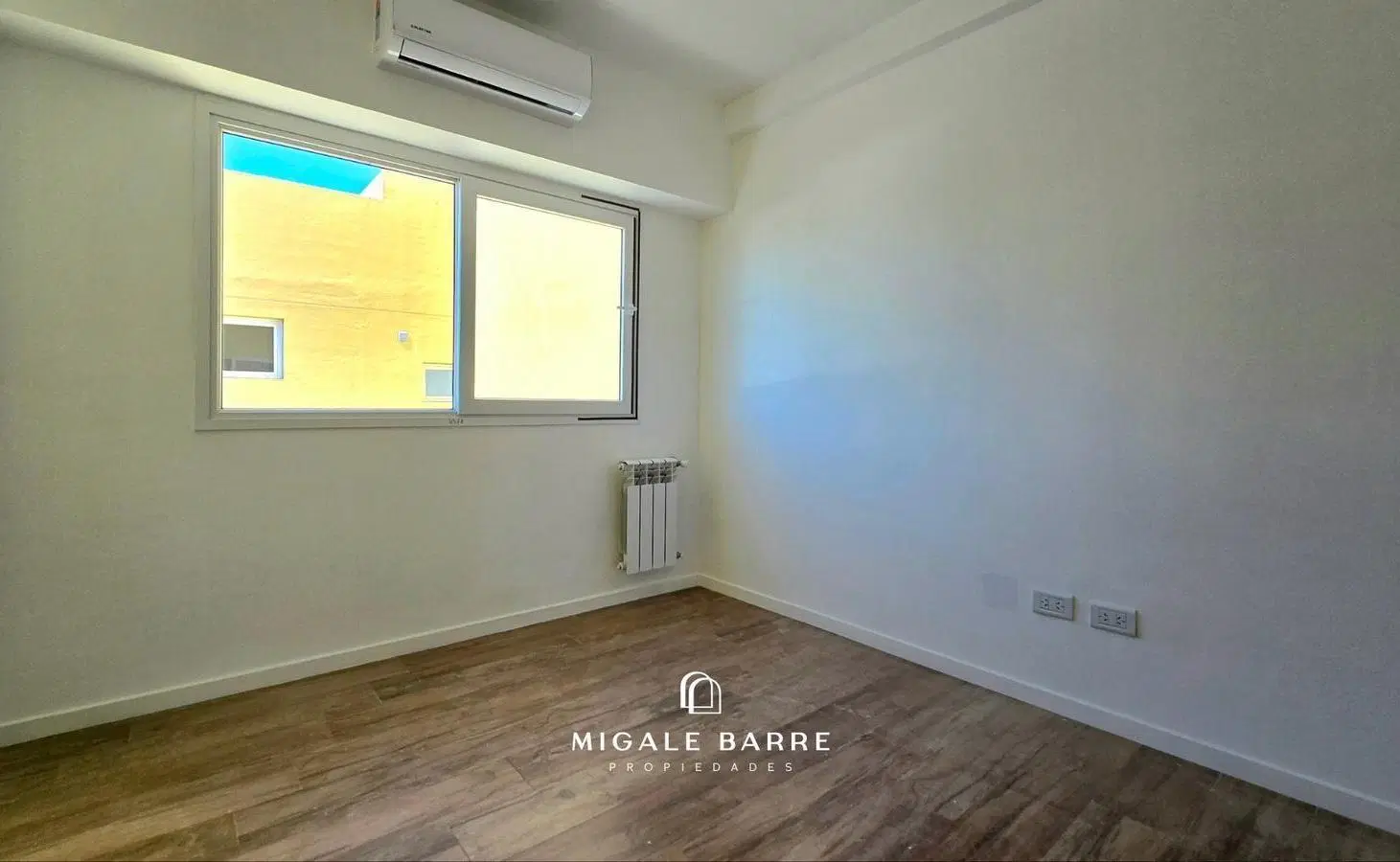 Venta Depto 3 con cochera y pileta Plaza Irlanda 5